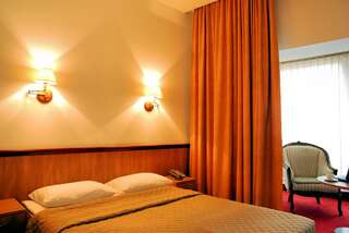Отель City Gate Вильнюс Улучшенный двухместный номер с 1 кроватью или 2 отдельными кроватями-9